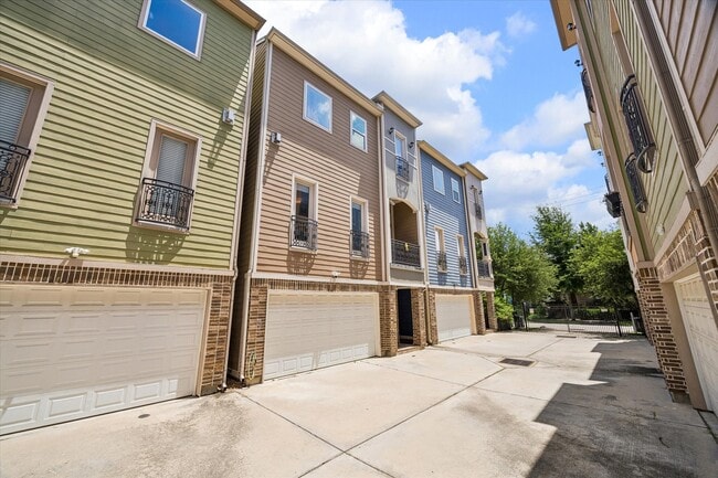 Building Photo - 609 Rutland St