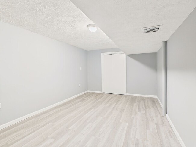 Building Photo - Beautiful Spacious Single Family in Blue Meadow Farms