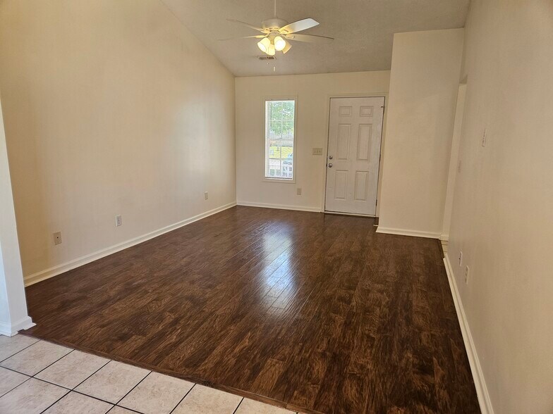 Building Photo - 2701 Ashby Dr