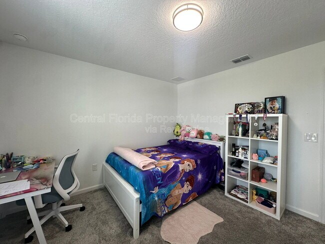 Building Photo - 373 Pineywoods St