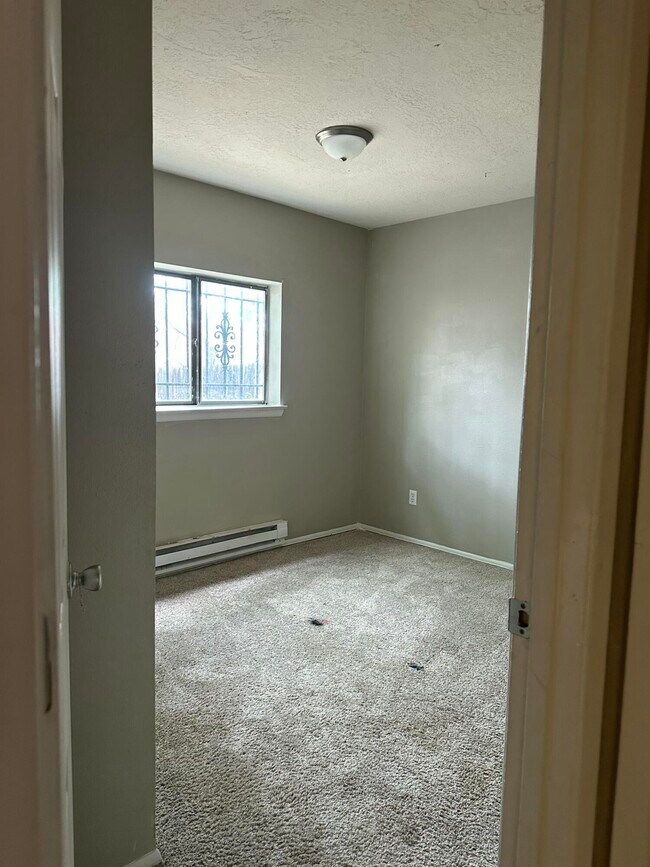Building Photo - 6027 Redlands Rd NW