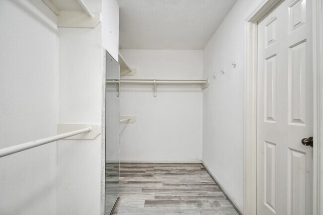 Building Photo - 2707 Blue Mist Dr