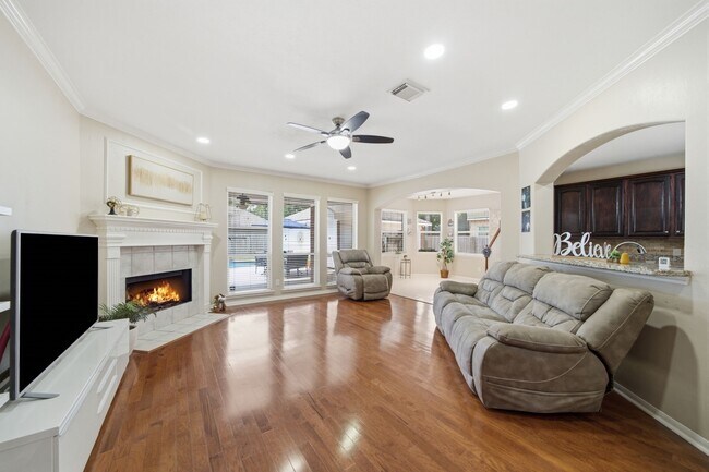 Building Photo - 4418 Ruttand Park Ln