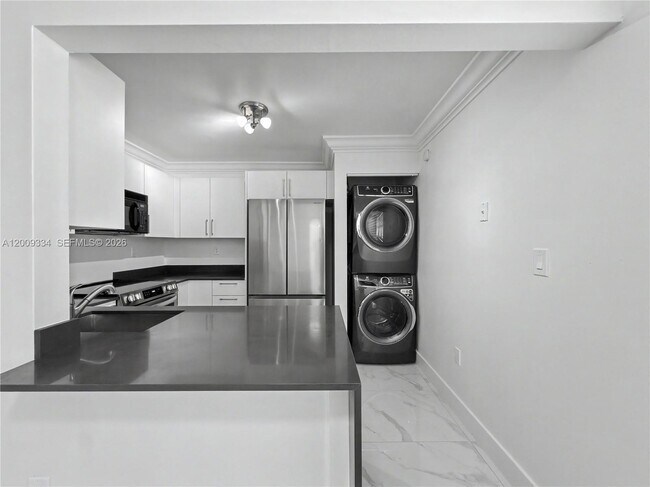 Building Photo - 10010 NW 9th St Cir