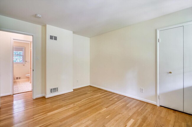 Building Photo - 11200 Powder Horn Dr