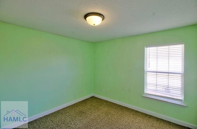 Building Photo - 702 Auburn Cv