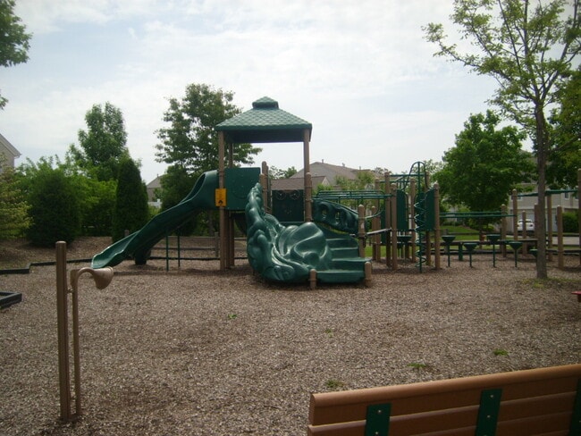 Building Photo - 534 Cary Woods Cir