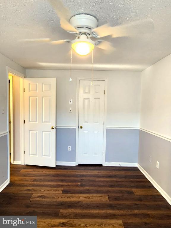 Building Photo - 557 Cascade Way