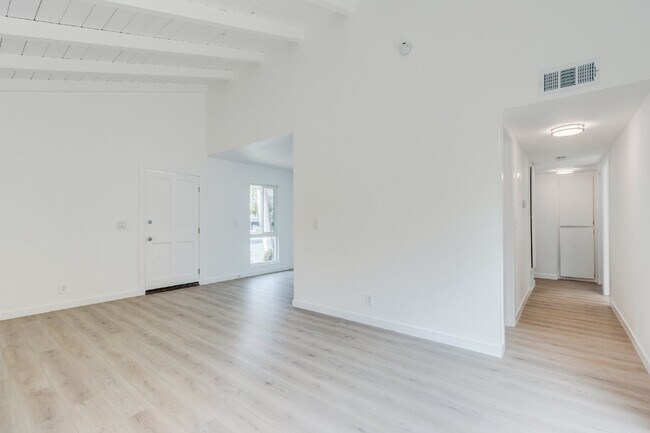 Building Photo - Renovated 3-Bedroom with Private Courtyard – Move-In Ready!