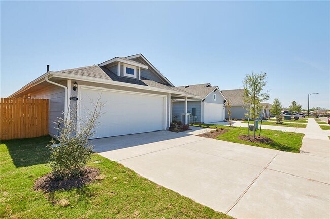 Building Photo - 303 Trailside Ln