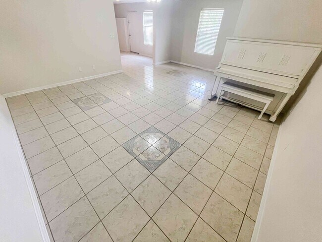 Building Photo - Alpharetta - 3BR - Finished Basement!