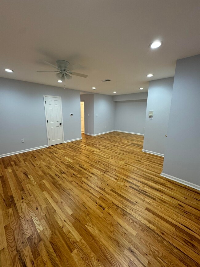 Building Photo - 384 Palisade Ave