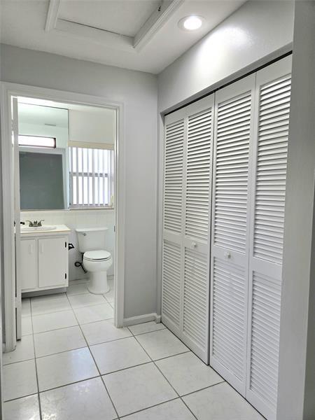 Building Photo - 5912 NW 93rd Terrace