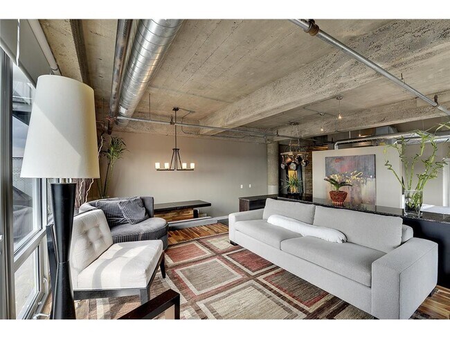 Building Photo - 901 N 3rd St