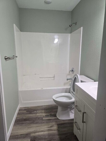 Building Photo - 1115 Olson St