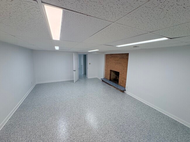 Building Photo - 7450 Webster St