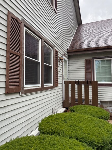 Building Photo - 7757 W Briar Ct