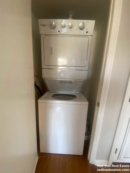 Building Photo - 85 Brainerd Rd