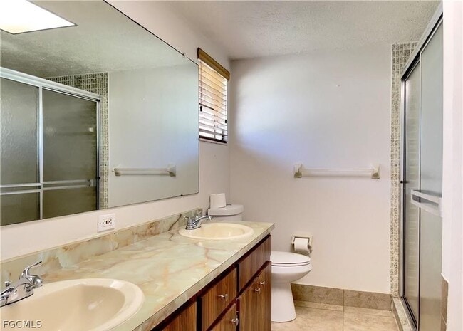 Building Photo - 922 SE 26th Terrace