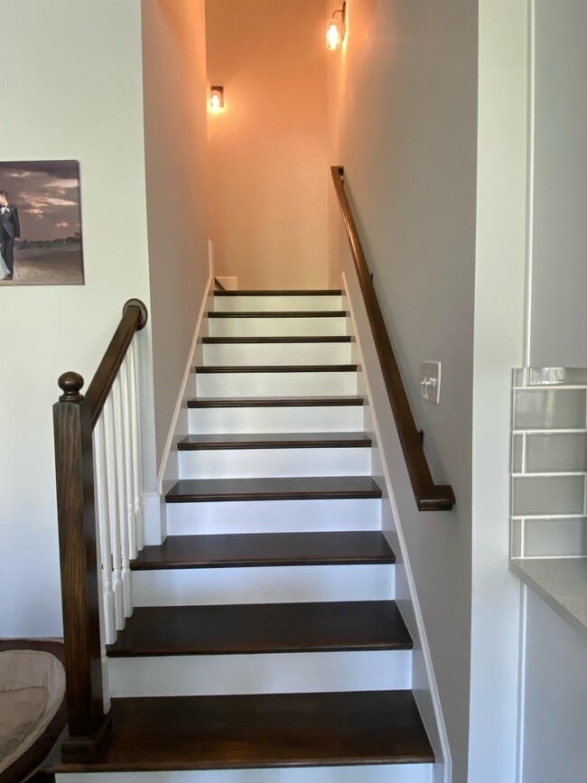 Building Photo - 9183 Helena Dr