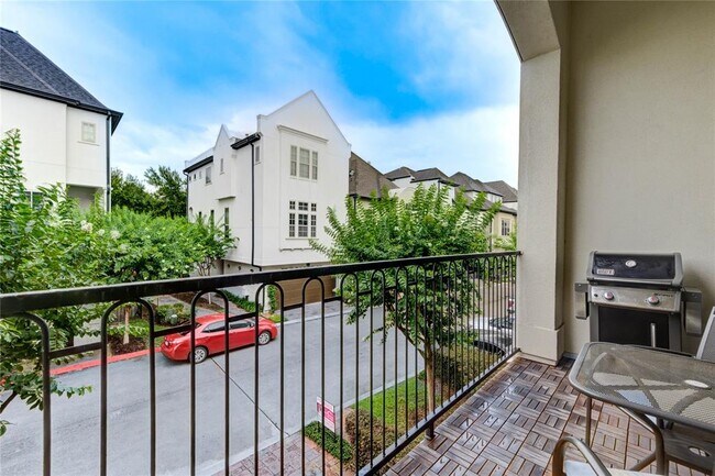 Building Photo - 1649 Upland Lakes