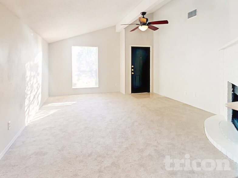 Building Photo - 609 S Walnut Creek Dr