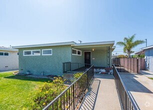 Building Photo - Gorgeously Renovated Harbor City 3-Bed Gem