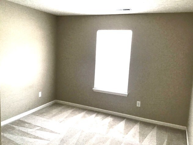 Building Photo - 8194 Oriole Point Dr