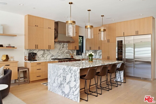 Building Photo - 2137 Glyndon Ave