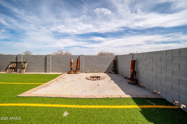 Building Photo - 12011 S 222nd Ave