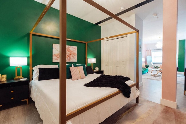 Building Photo - 202 E Main St