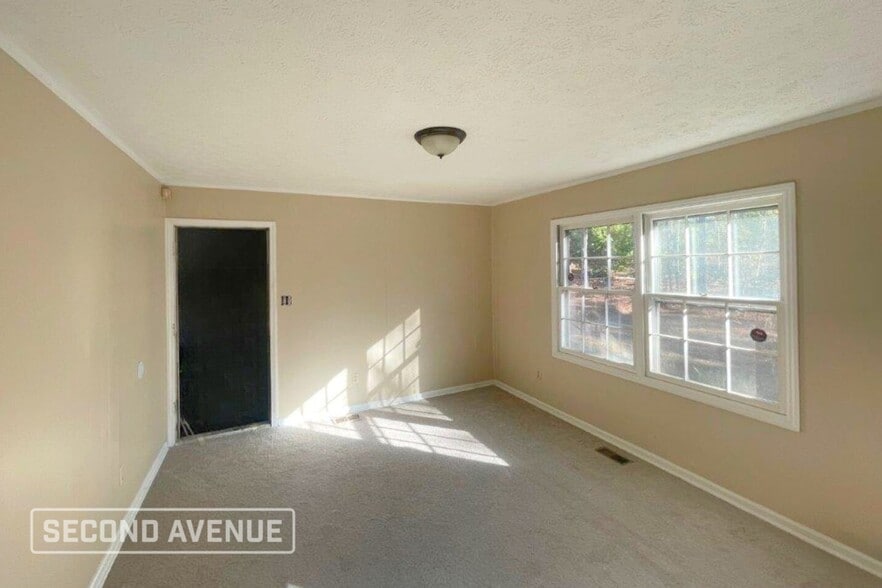 Building Photo - 4407 Golden Rd