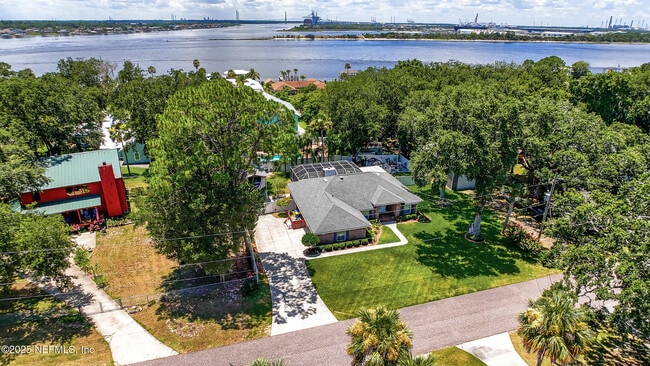 Building Photo - 6656 Rivercrest Dr