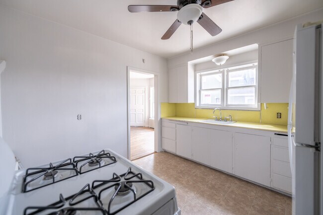 Building Photo - 135 E 4800 S