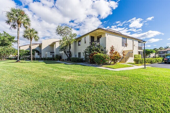 Building Photo - 8566 Casa Del Lago
