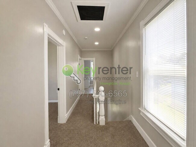 Building Photo - 3308 Monroe St