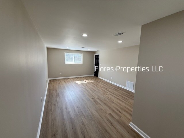 Building Photo - 1413 Cranwood Dr