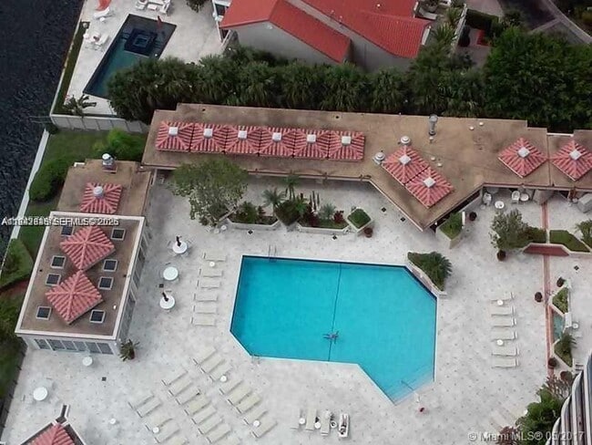 Building Photo - 19667 Turnberry Way