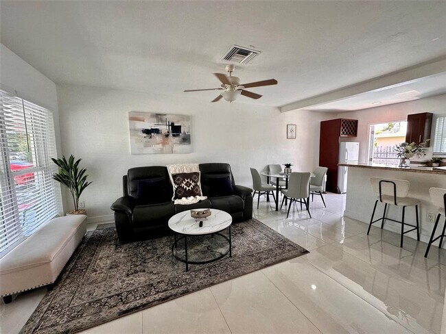 Building Photo - 5411 NE 22nd Terrace