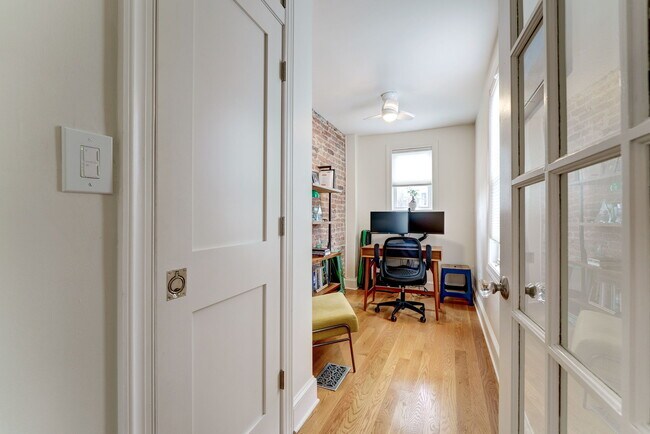3rd Bedroom has roomy closet! - 602 14th Pl NE