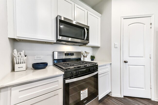 Building Photo - 3041 Emerald Ocean Dr