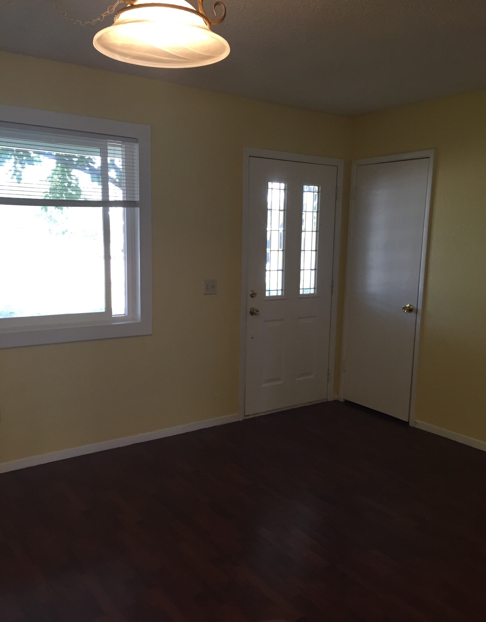 Building Photo - 1033 S 5th St