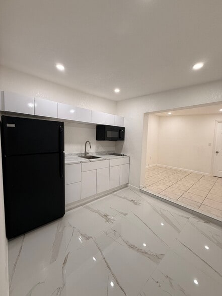 Building Photo - 10424 SW 7th St