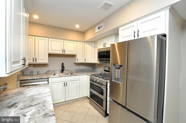 Building Photo - 411 Stiles Ave