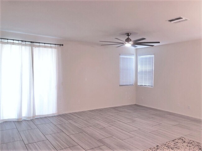Building Photo - Coming Soon! Stunning 3 bed, 2 bath locate...