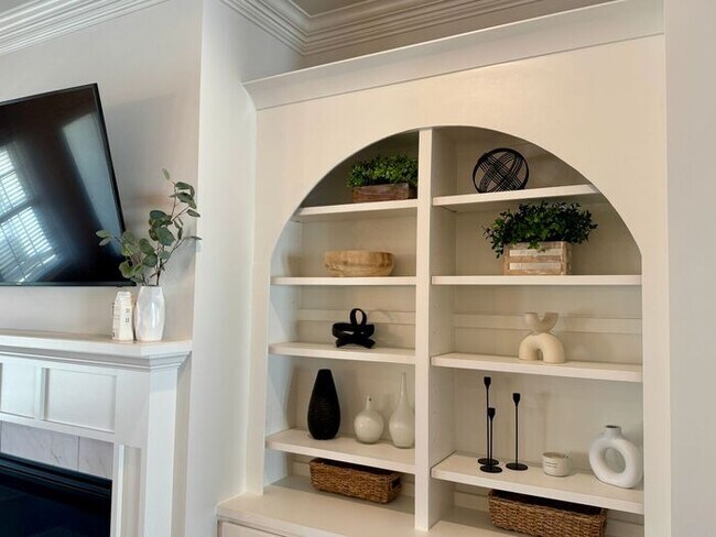 Building Photo - Pre-lease today for a late May move in