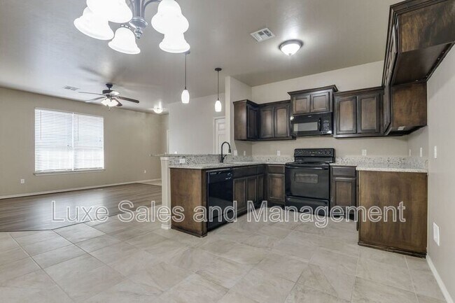 Building Photo - 1308 Garden Gate Dr