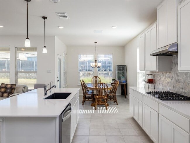 Building Photo - 3921 Riardo Dr