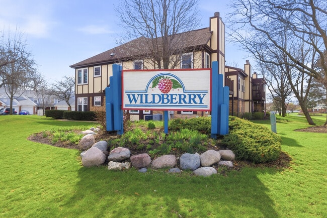 Building Photo - 1941 Quaker Hollow Ln