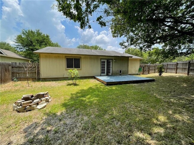 Building Photo - 7712 Elderberry Dr